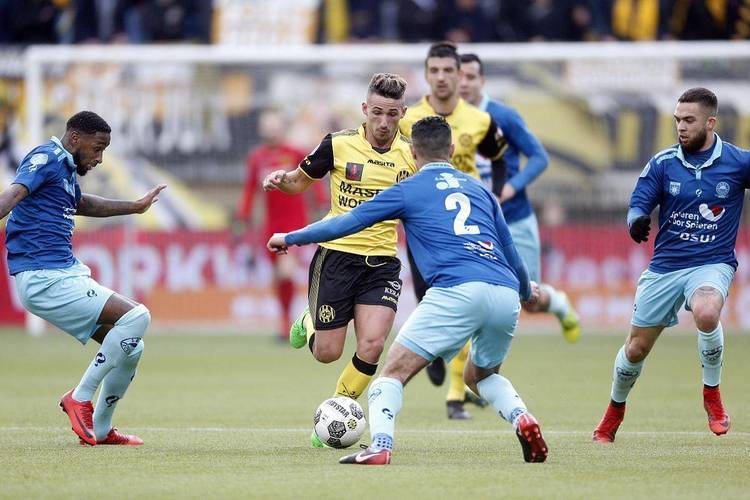 包含荷甲今晨再迎强敌；底特律活塞完成体检；主帅态度——底气十足；更衣室氛围转暖的词条