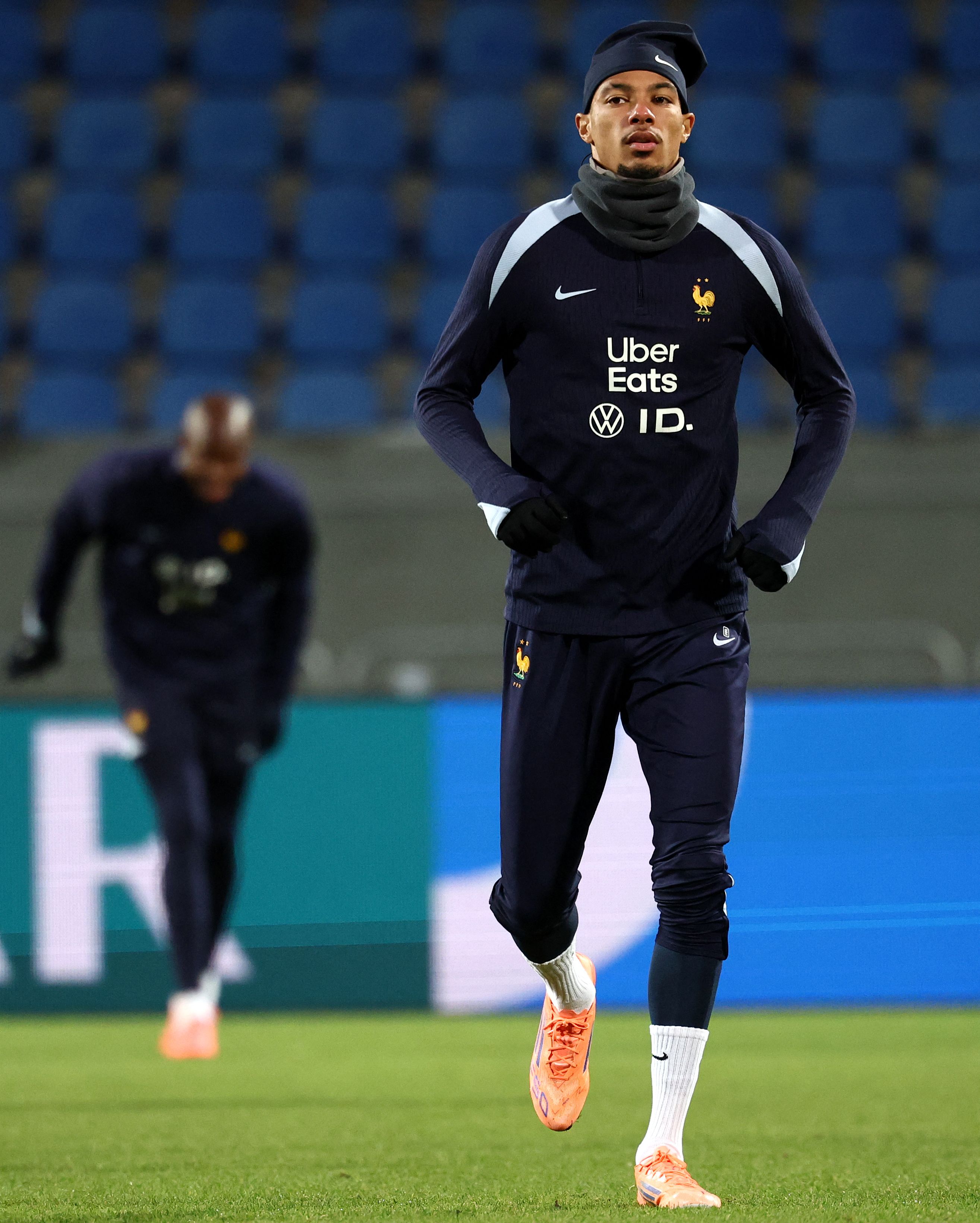 AIYOUXI-包含赛后阿贾克斯备战法甲，防线松动细节曝光，目标明确，年轻球员得到机会的词条