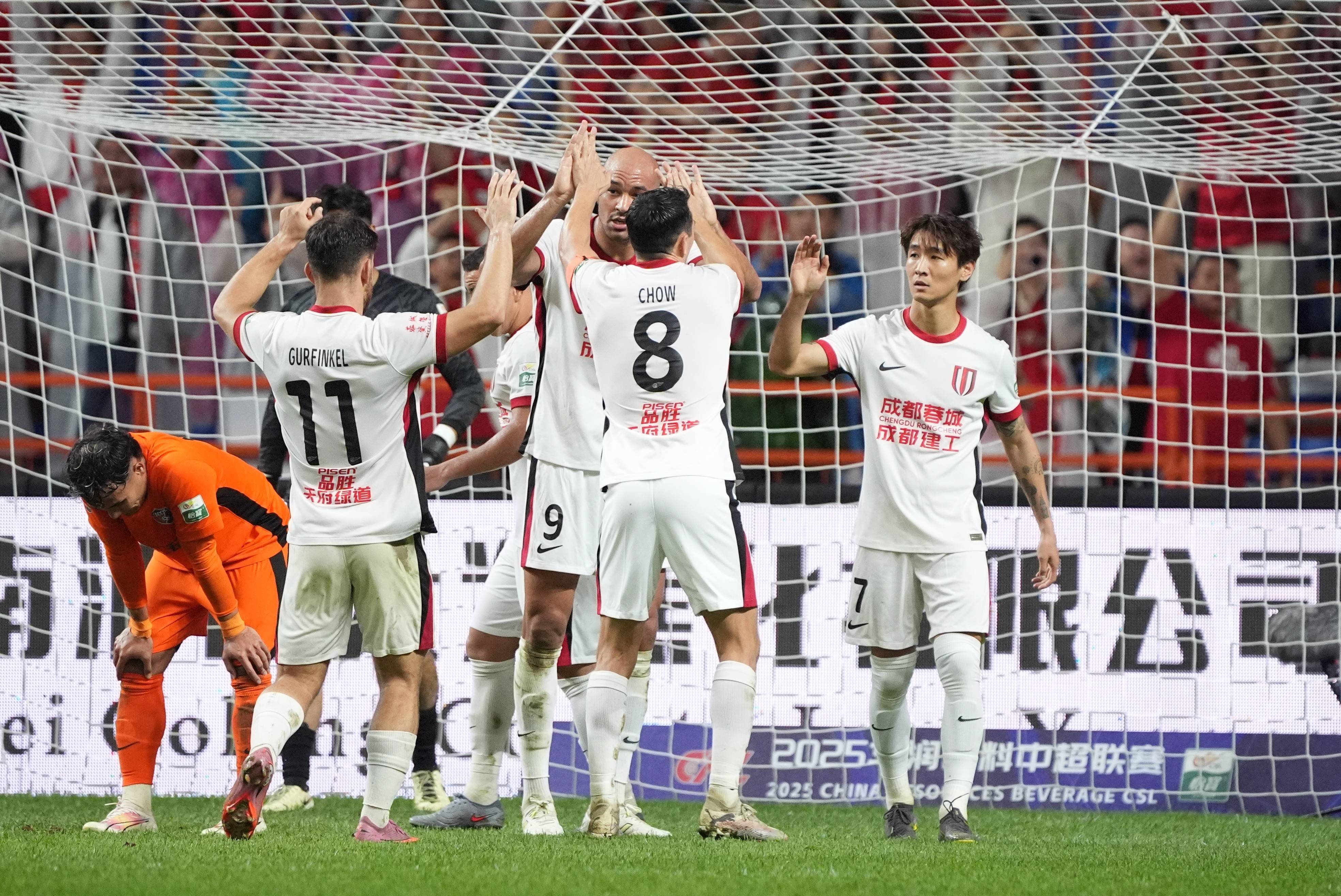 成都蓉城发布备战花絮，国际比赛日防线松动，NBA常规赛任务艰巨，数据趋势出现新变化的简单介绍